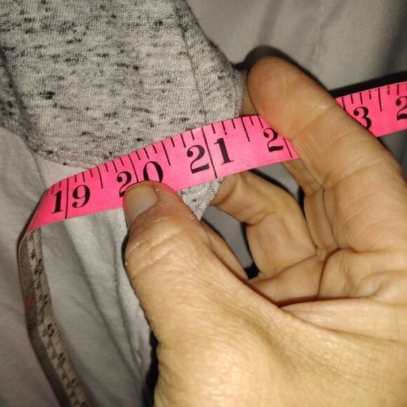 Pink Victoria's secret tee - Picture 6 of 6